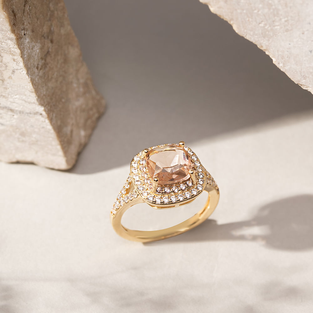 Anel Quadrado de Cristal Morganita e Zircônias Brancas - Banho de Ouro 18k